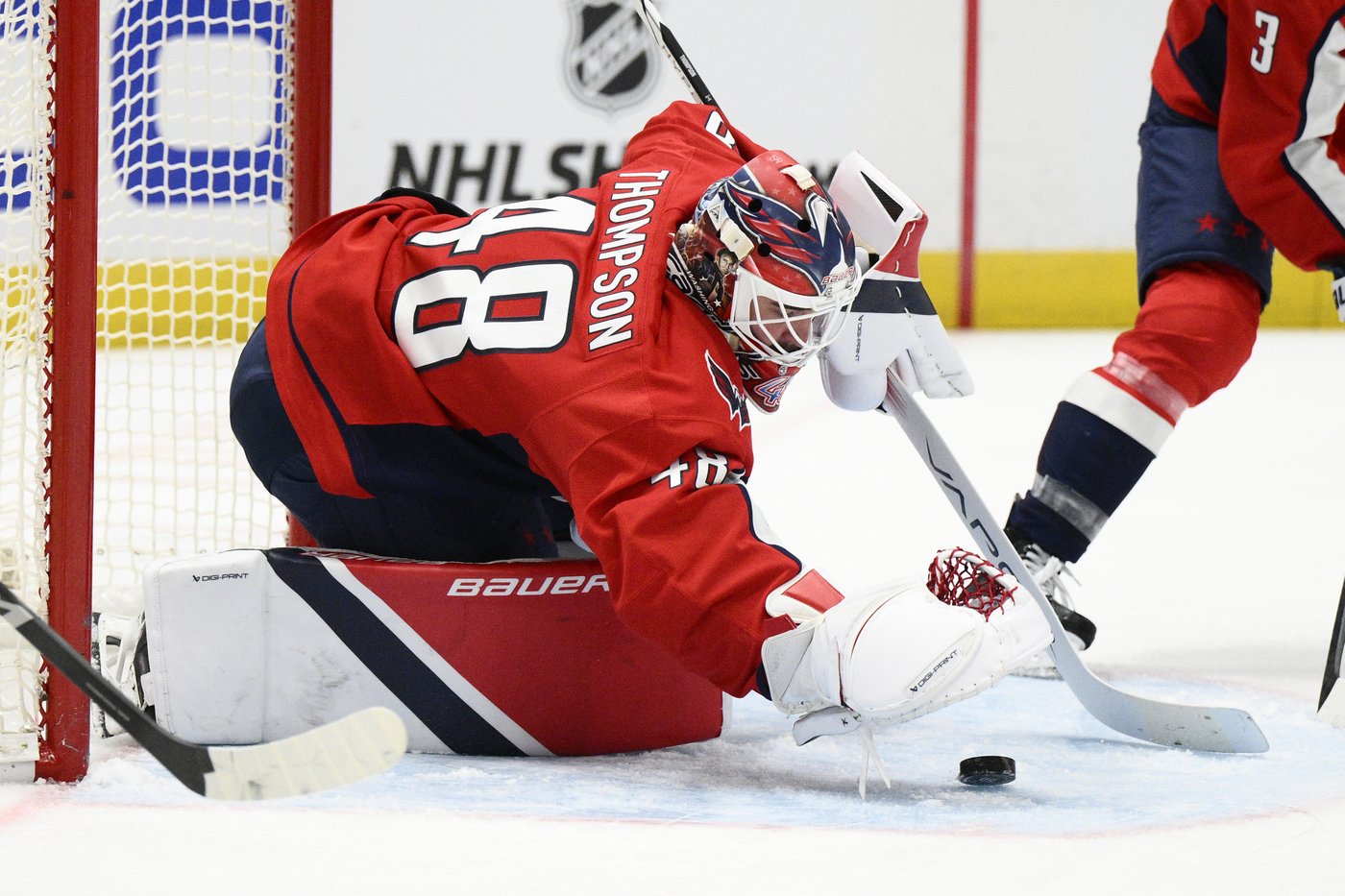 Tavares scores in OT as Maple Leafs rally to clip Capitals 4-3 | iNFOnews.ca