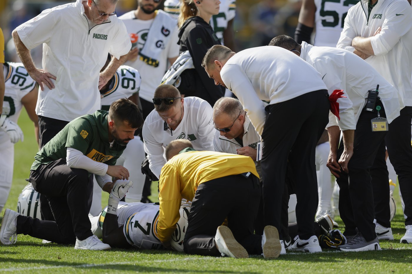 Packers LB Quay Walker leaves game to get evaluated for concussion | iNFOnews.ca Packers LB Quay Walker leaves game to get evaluated for concussion | iNFOnews.ca