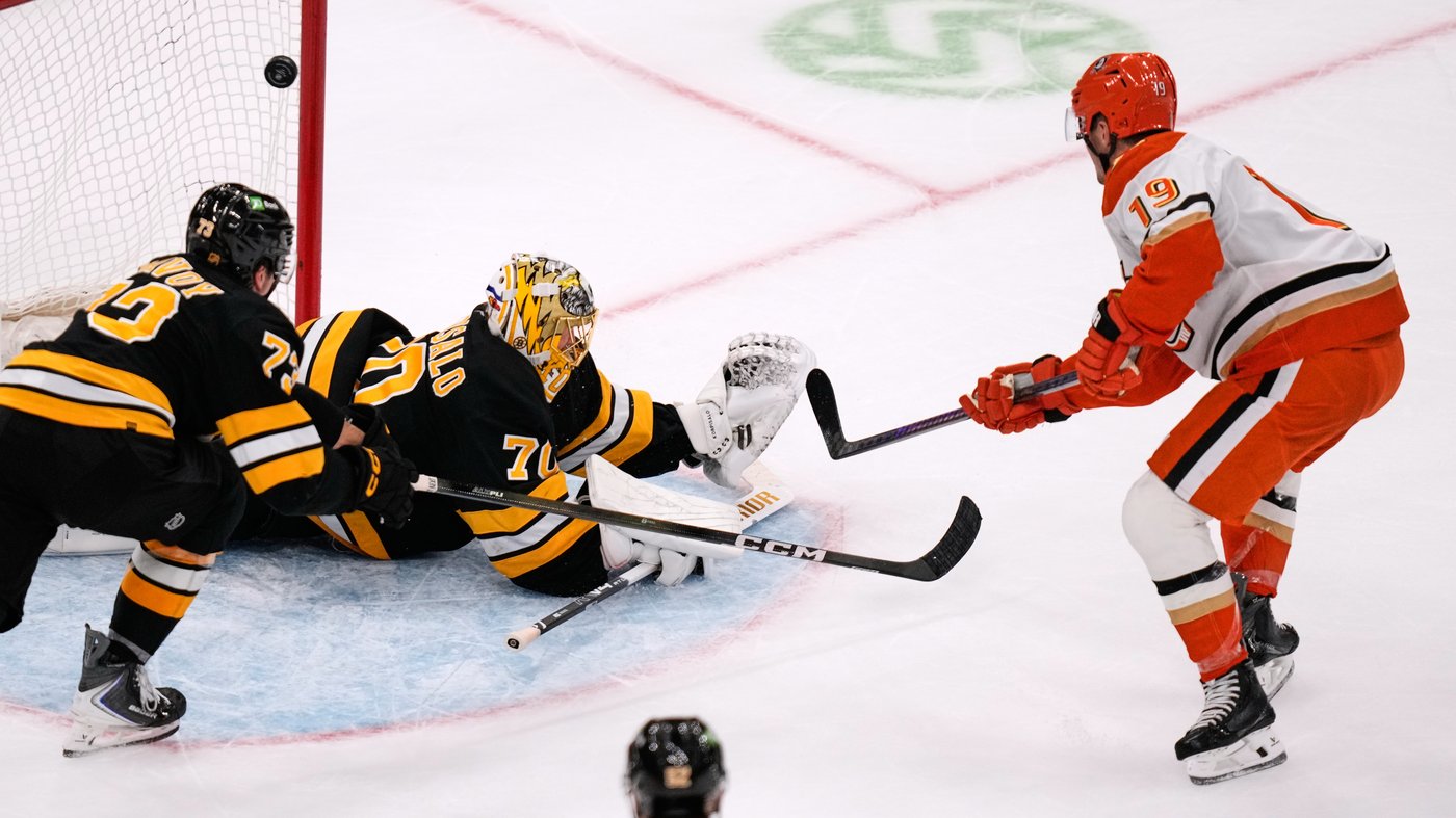 Troy Terry snaps a third-period tie as the Ducks top the Bruins for a 7-5 win | iNFOnews.ca