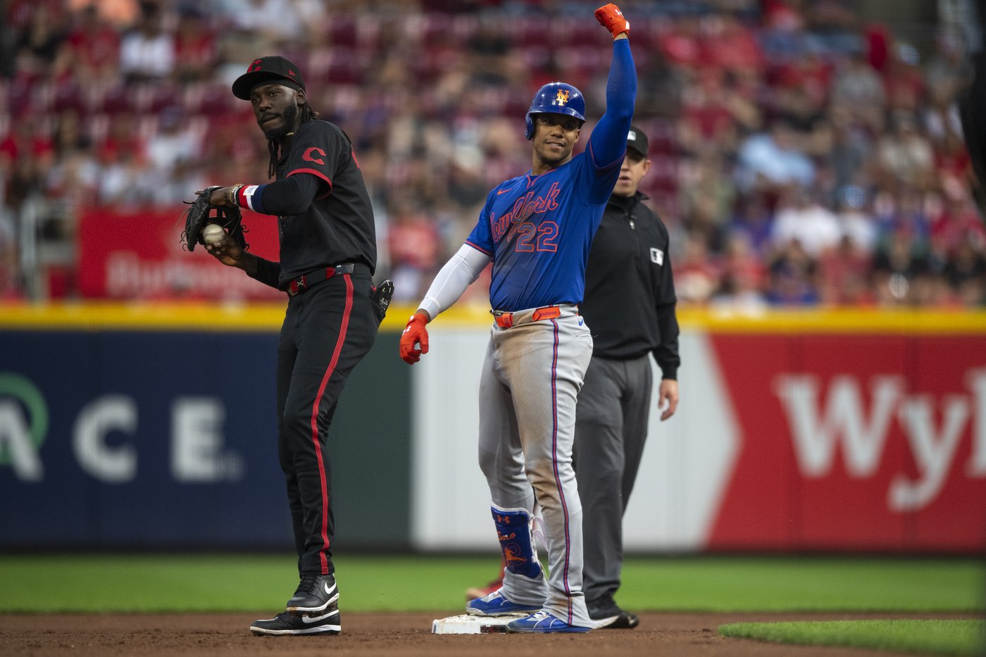 Díaz escapes in 9th inning as Mets hang on to beat Reds 5-4 | iNFOnews.ca Díaz escapes in 9th inning as Mets hang on to beat Reds 5-4 | iNFOnews.ca