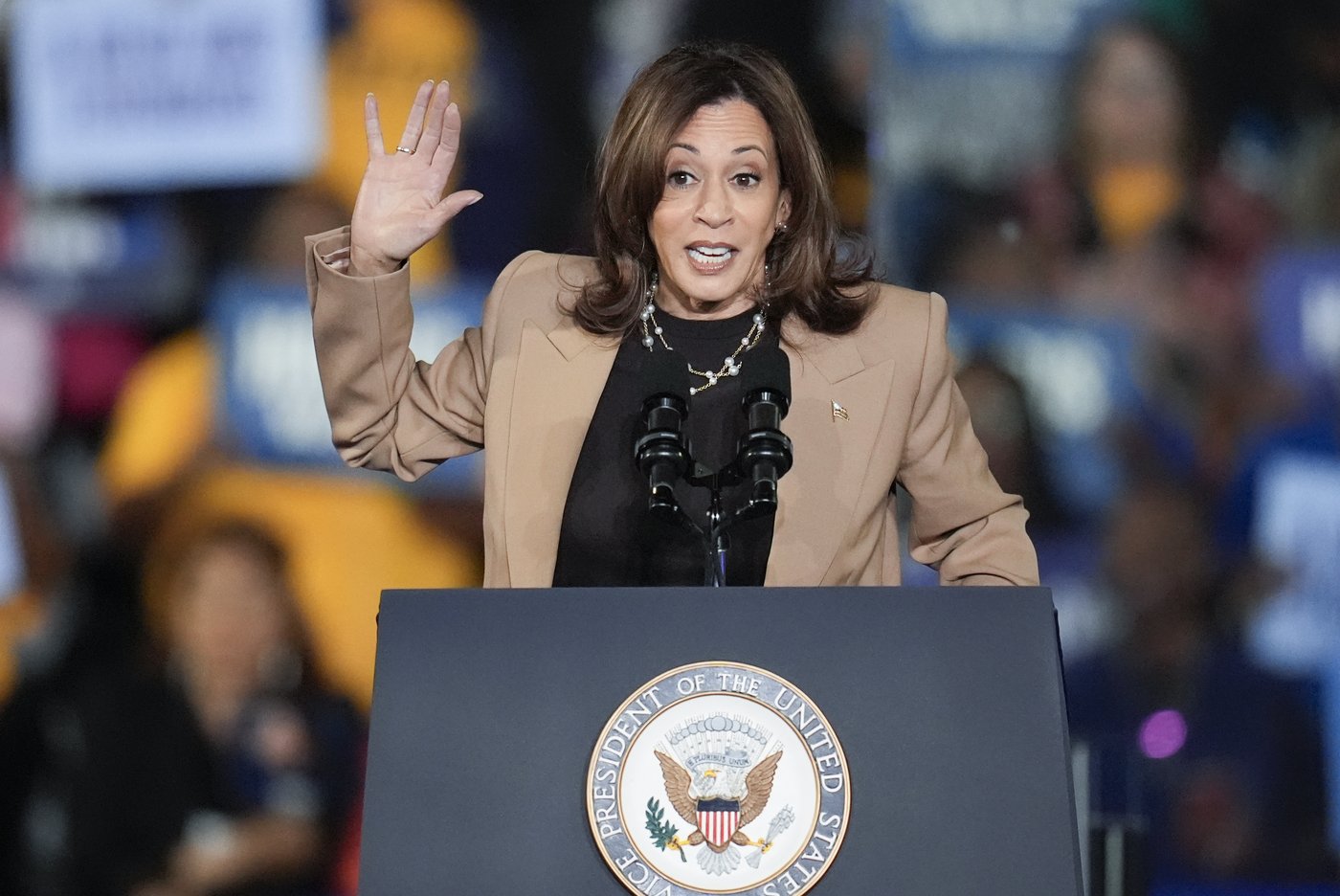 In the news today: Most Canadians would back Harris in U.S.: poll | iNFOnews.ca In the news today: Most Canadians would back Harris in U.S.: poll | iNFOnews.ca