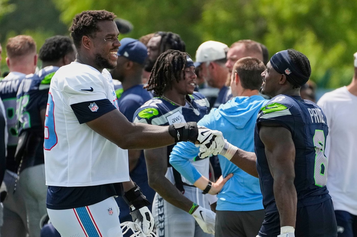Rookie running back Price hopes to build on his NFL debut with the Seahawks | iNFOnews.ca