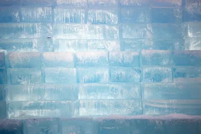 Drake's ice sculpture draws unruly crowds creating 'dangerous situation': Toronto police | iNFOnews.ca