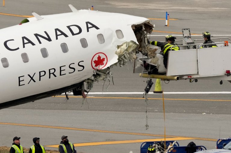 LaGuardia crash survivors could sue Air Canada for up to nearly $300K, advocate says | iNFOnews.ca