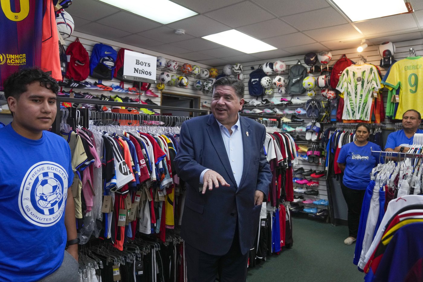 Trump's promised immigration crackdown in Chicago could last about six weeks, suburban official says | iNFOnews.ca Trump's promised immigration crackdown in Chicago could last about six weeks, suburban official says | iNFOnews.ca