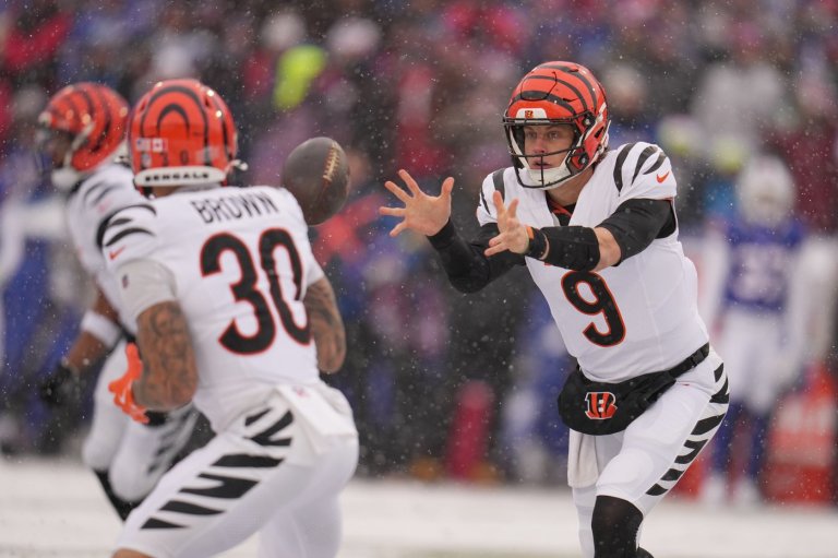Bengals' playoff hopes need a miracle after uncharacteristic error by Burrow and porous defense | iNFOnews.ca