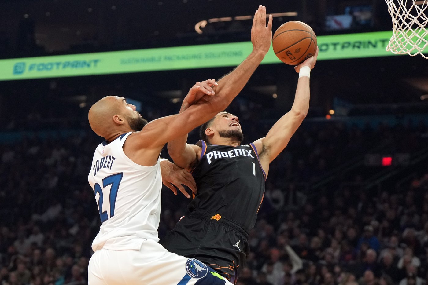 Gillespie hits go-ahead jumper with 6.4 seconds left, Suns rally to stun Timberwolves 114-113 | iNFOnews.ca