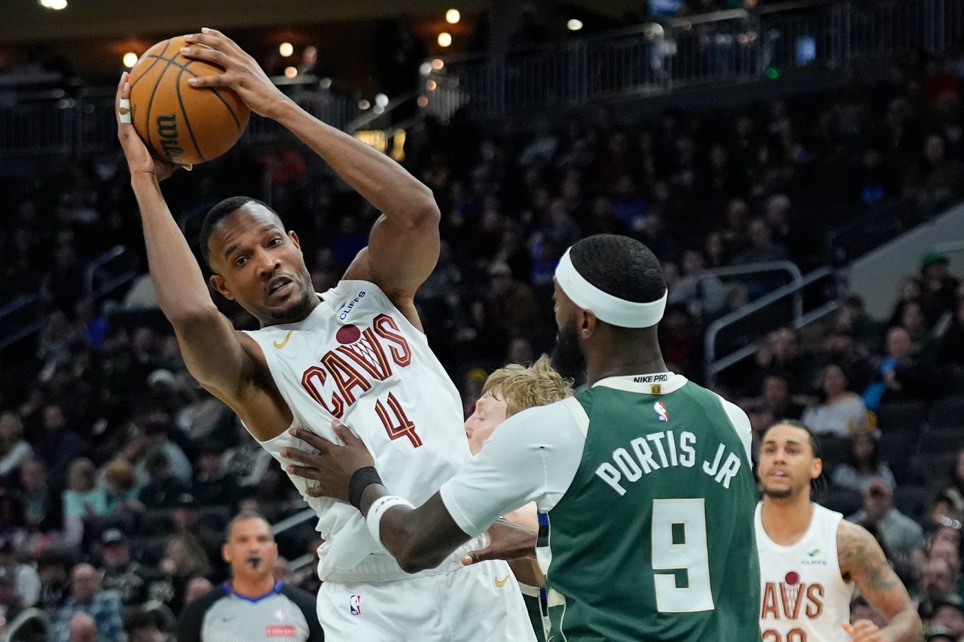 Evan Mobley and James Harden lead the way as Cavaliers beat short-handed Bucks 123-116 | iNFOnews.ca Evan Mobley and James Harden lead the way as Cavaliers beat short-handed Bucks 123-116 | iNFOnews.ca