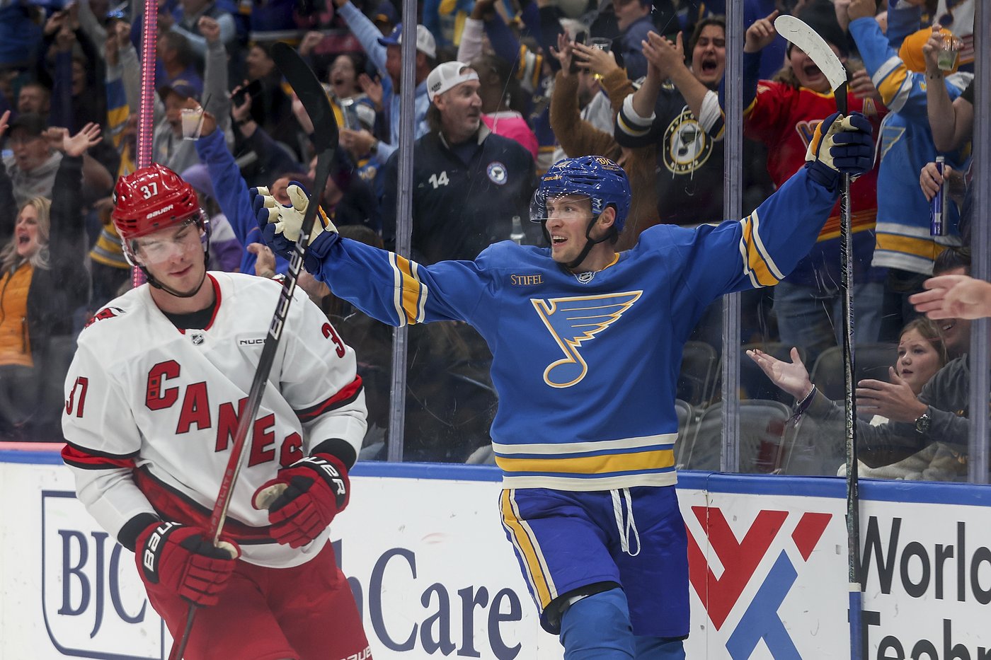 Kapanen scores in 3rd period as the Blues beat the Hurricanes 4-3 | iNFOnews.ca Kapanen scores in 3rd period as the Blues beat the Hurricanes 4-3 | iNFOnews.ca