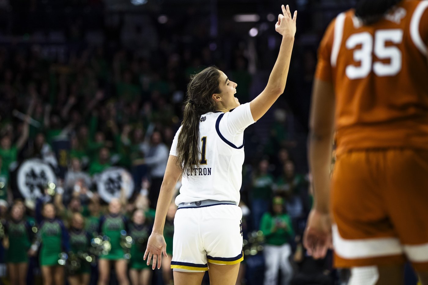 No. 10 Notre Dame outlasts No. 4 Texas in overtime 80-70 | iNFOnews.ca