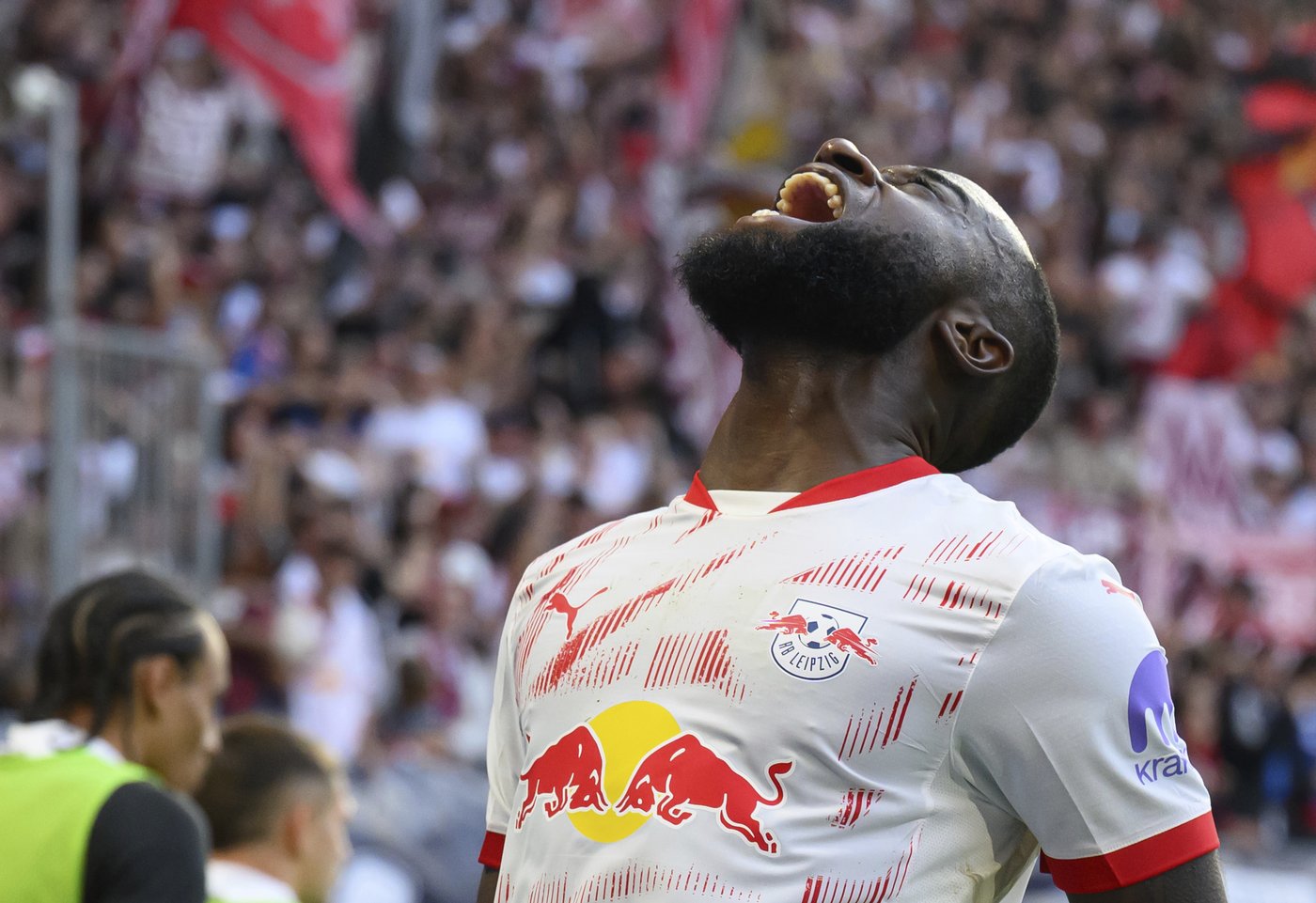 Dortmund slumps to another loss at Augsburg as Leipzig tops the Bundesliga | iNFOnews.ca Dortmund slumps to another loss at Augsburg as Leipzig tops the Bundesliga | iNFOnews.ca