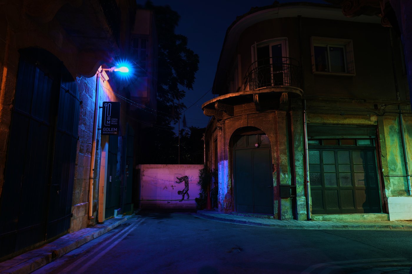 A wall through Nicosia reflects the decades-old ethnic divide in Cyprus, in photos | iNFOnews.ca