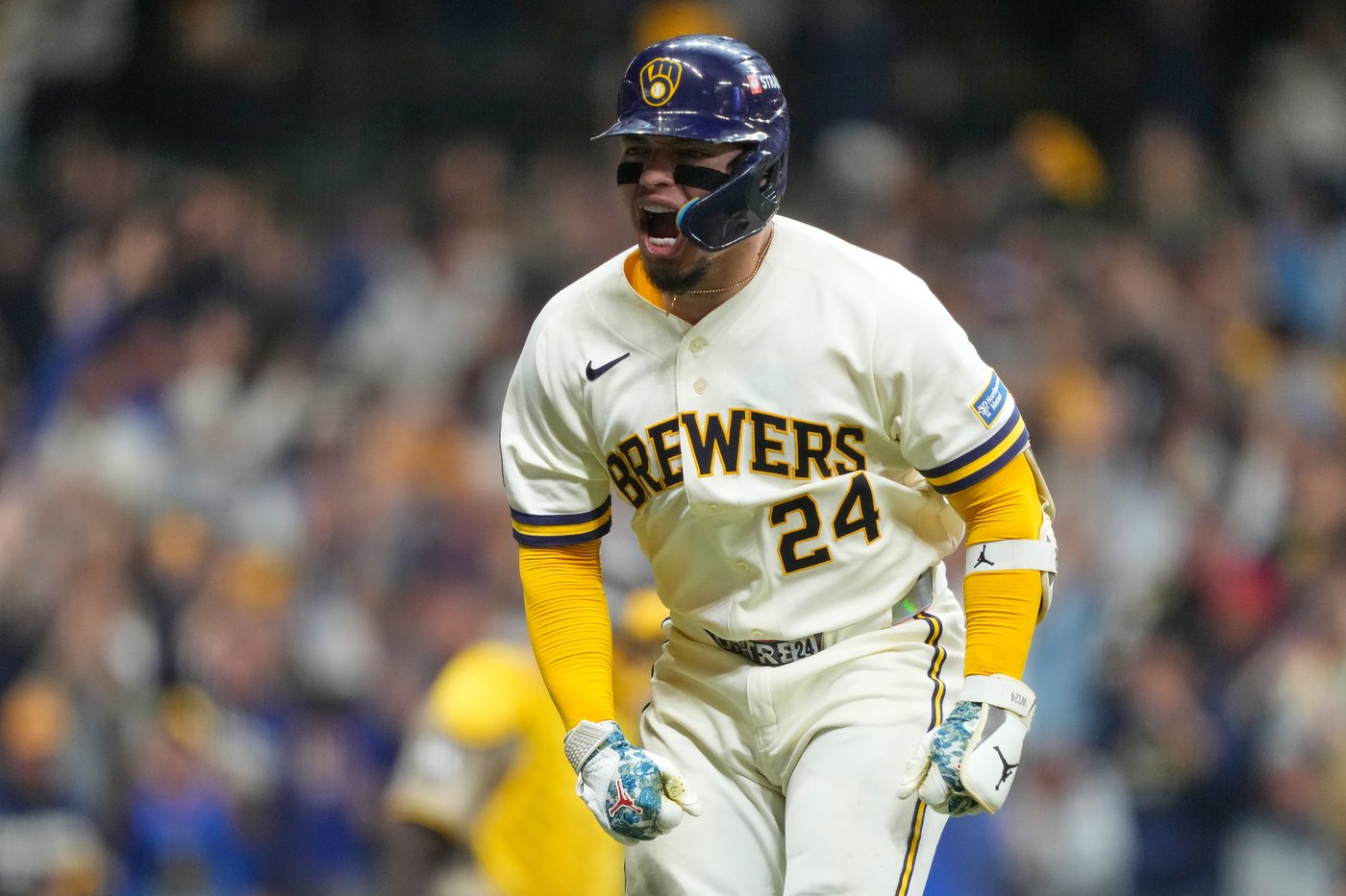 Brewers edge Padres 3-2 in NLDS opener that features bizarre play in 9th inning | iNFOnews.ca