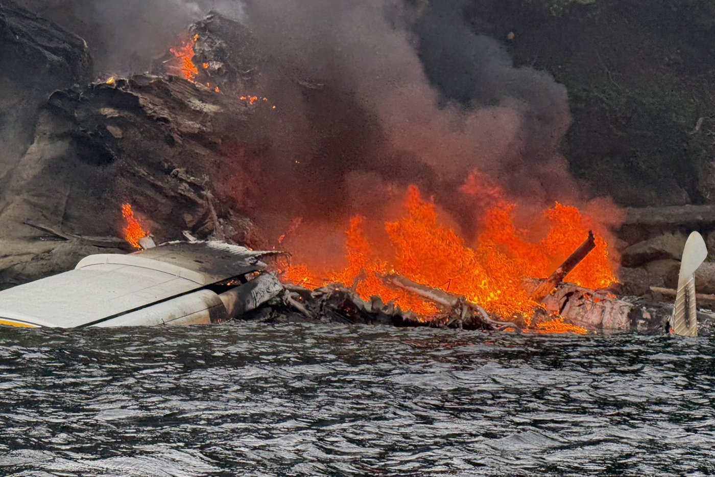 A float plane changed course to avoid a storm before crashing on a Washington island, injuring 11 | iNFOnews.ca A float plane changed course to avoid a storm before crashing on a Washington island, injuring 11 | iNFOnews.ca