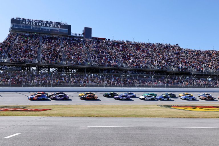 NASCAR race at Talladega stopped after Joey Logano's car goes airborne in scary 15-car wreck | iNFOnews.ca