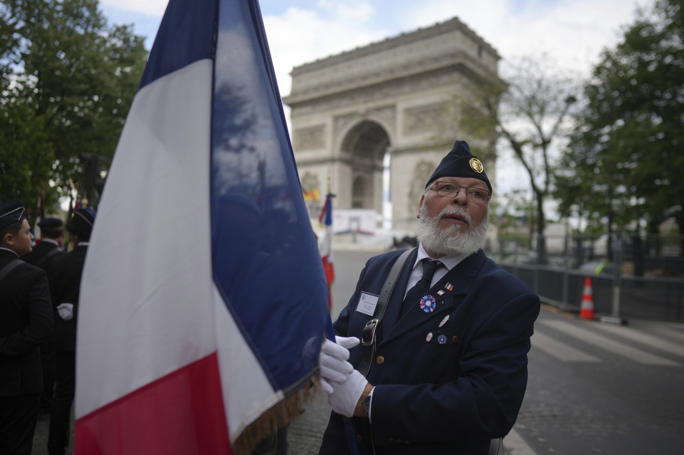 PHOTO COLLECTION: France VE Day | iNFOnews.ca