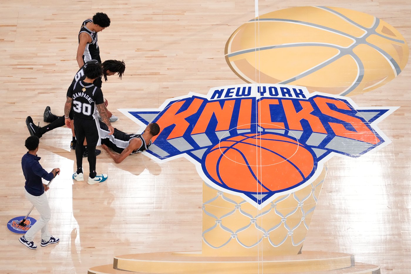 Victor Wembanyama and the Spurs are undaunted on the road at the Knicks in the NBA Finals | iNFOnews.ca Victor Wembanyama and the Spurs are undaunted on the road at the Knicks in the NBA Finals | iNFOnews.ca