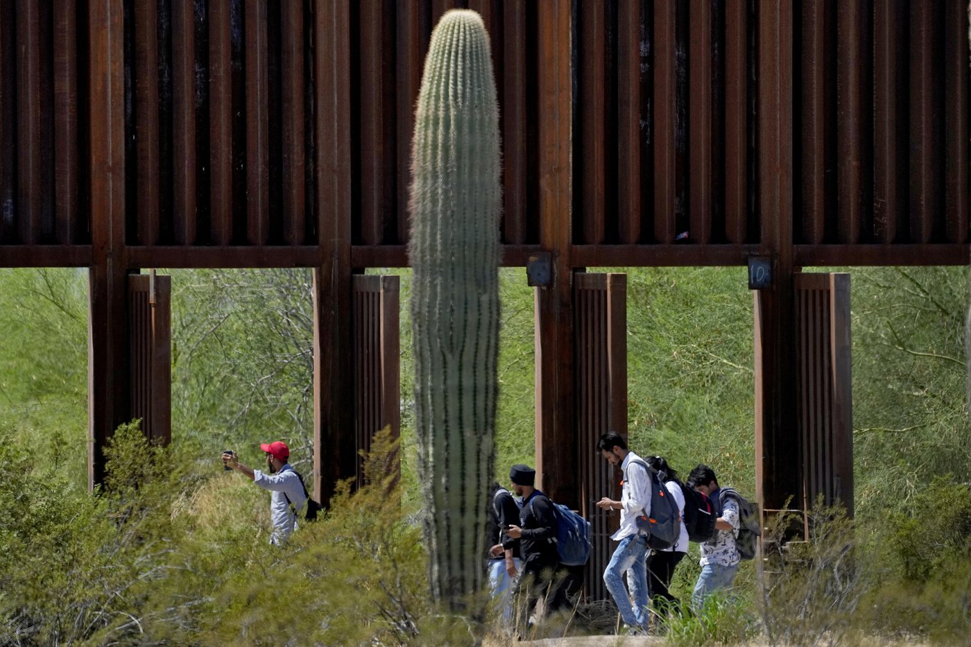 Voters in battleground Arizona to decide if local agencies can police illegal immigration | iNFOnews.ca Voters in battleground Arizona to decide if local agencies can police illegal immigration | iNFOnews.ca