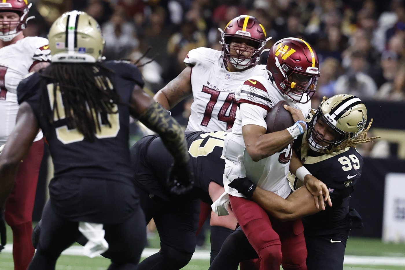 Jayden Daniels was sacked 8 times, and the Commanders rookie QB shoulders some of the blame | iNFOnews.ca Jayden Daniels was sacked 8 times, and the Commanders rookie QB shoulders some of the blame | iNFOnews.ca