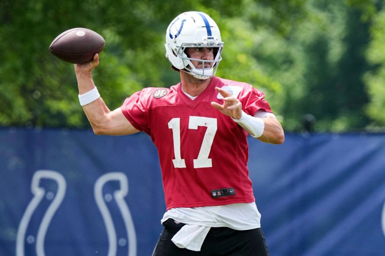 Daniel Jones, DeForest Buckner cleared to practice at Colts camp, but Alec Pierce begins on PUP | iNFOnews.ca