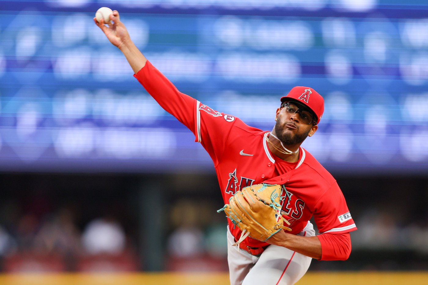 Mariners pitcher Bryce Miller loses his no-hit bid in the 7th inning against the Angels | iNFOnews.ca