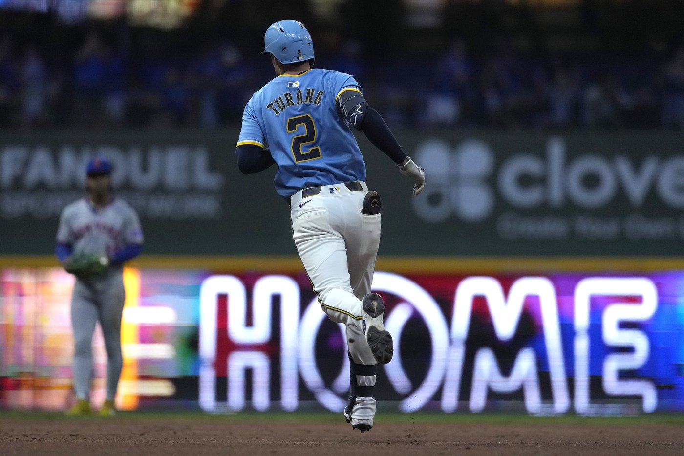Brewers hold off skidding Mets 3-2 for 7th straight win thanks to Perkins' throw | iNFOnews.ca