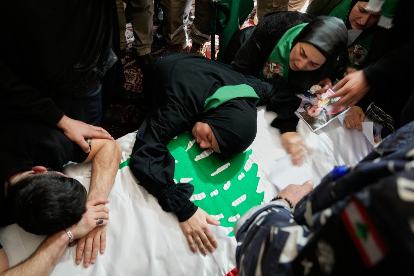 Village in southern Lebanon buries a child and father killed in Israeli drone strike | iNFOnews.ca