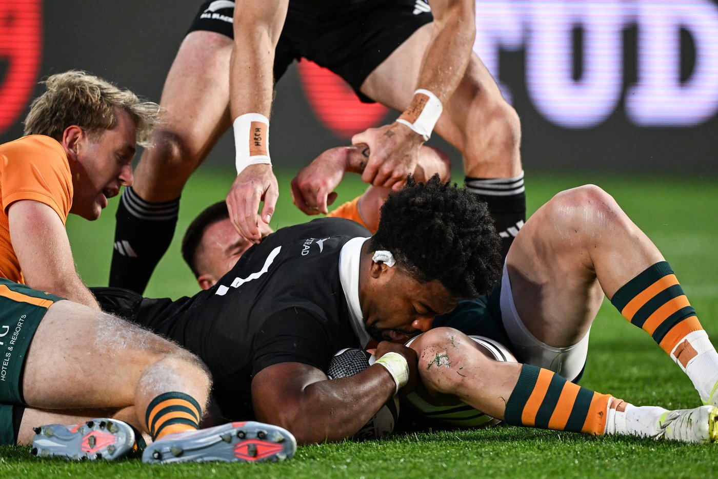 All Blacks beat Australia 50-19 at Eden Park and retain the Bledisloe Cup | iNFOnews.ca All Blacks beat Australia 50-19 at Eden Park and retain the Bledisloe Cup | iNFOnews.ca