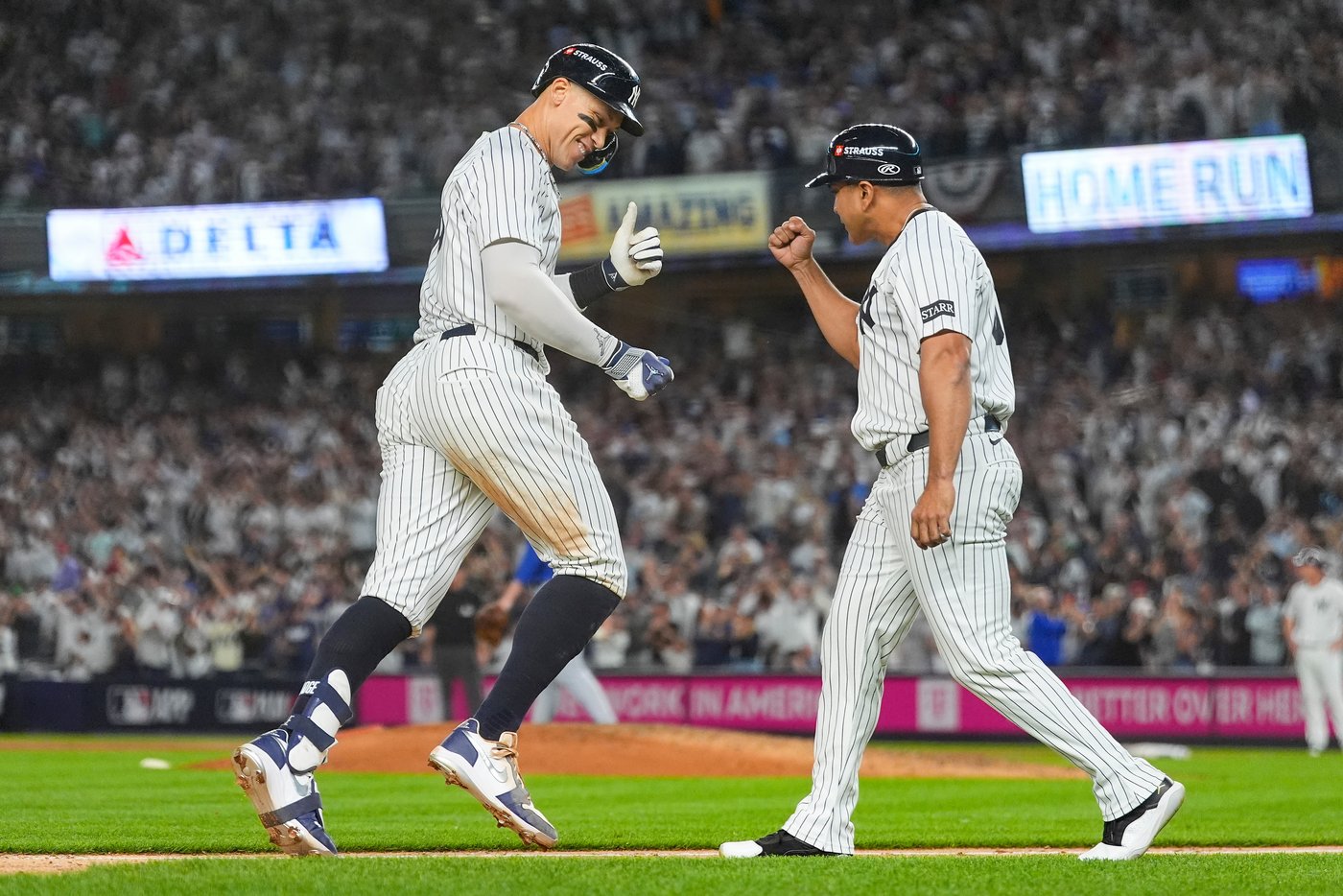 Aaron Judge does it all and rescues Yankees with `amazing swing' against Blue Jays | iNFOnews.ca