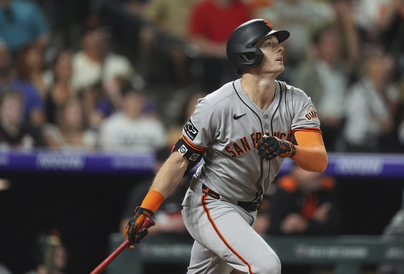 Giants rally again to beat lowly Rockies 10-7 for 7th straight win | iNFOnews.ca