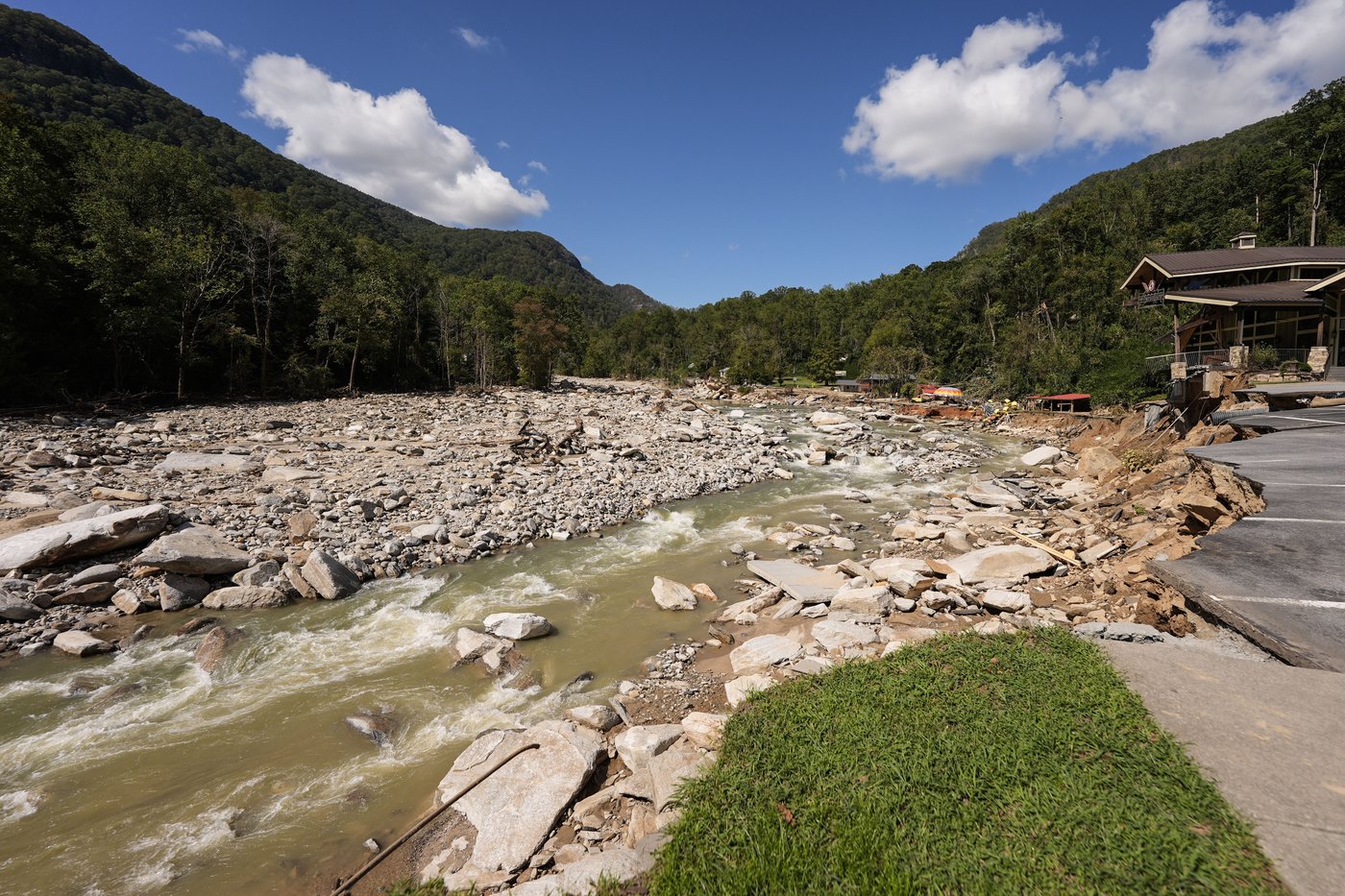Inside the North Carolina mountain town that Hurricane Helene nearly wiped off the map | iNFOnews.ca