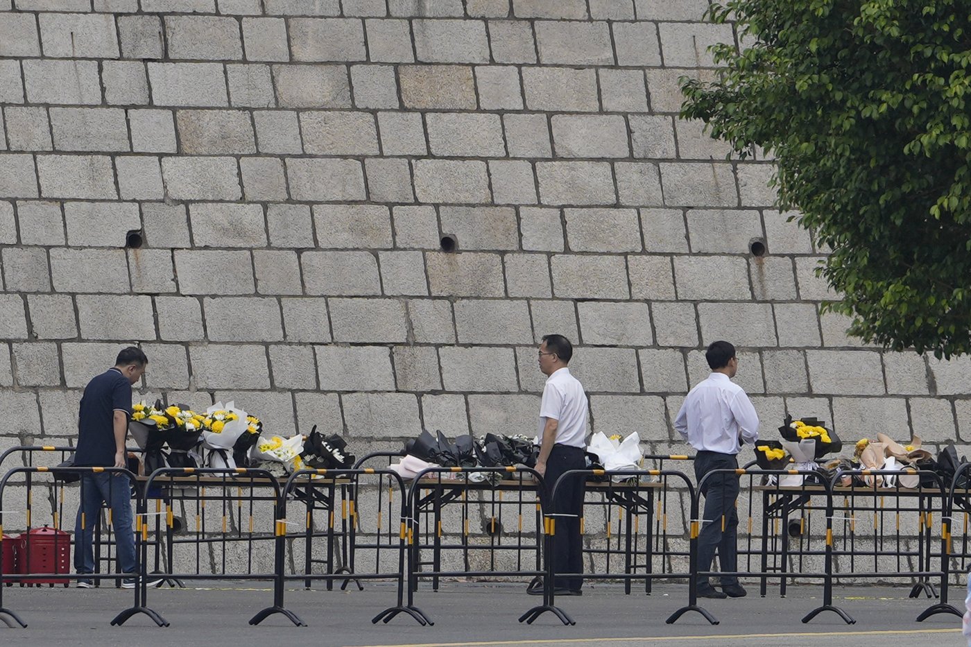 Driver rams his car into crowd in China, killing 35. Police say he was upset about his divorce | iNFOnews.ca