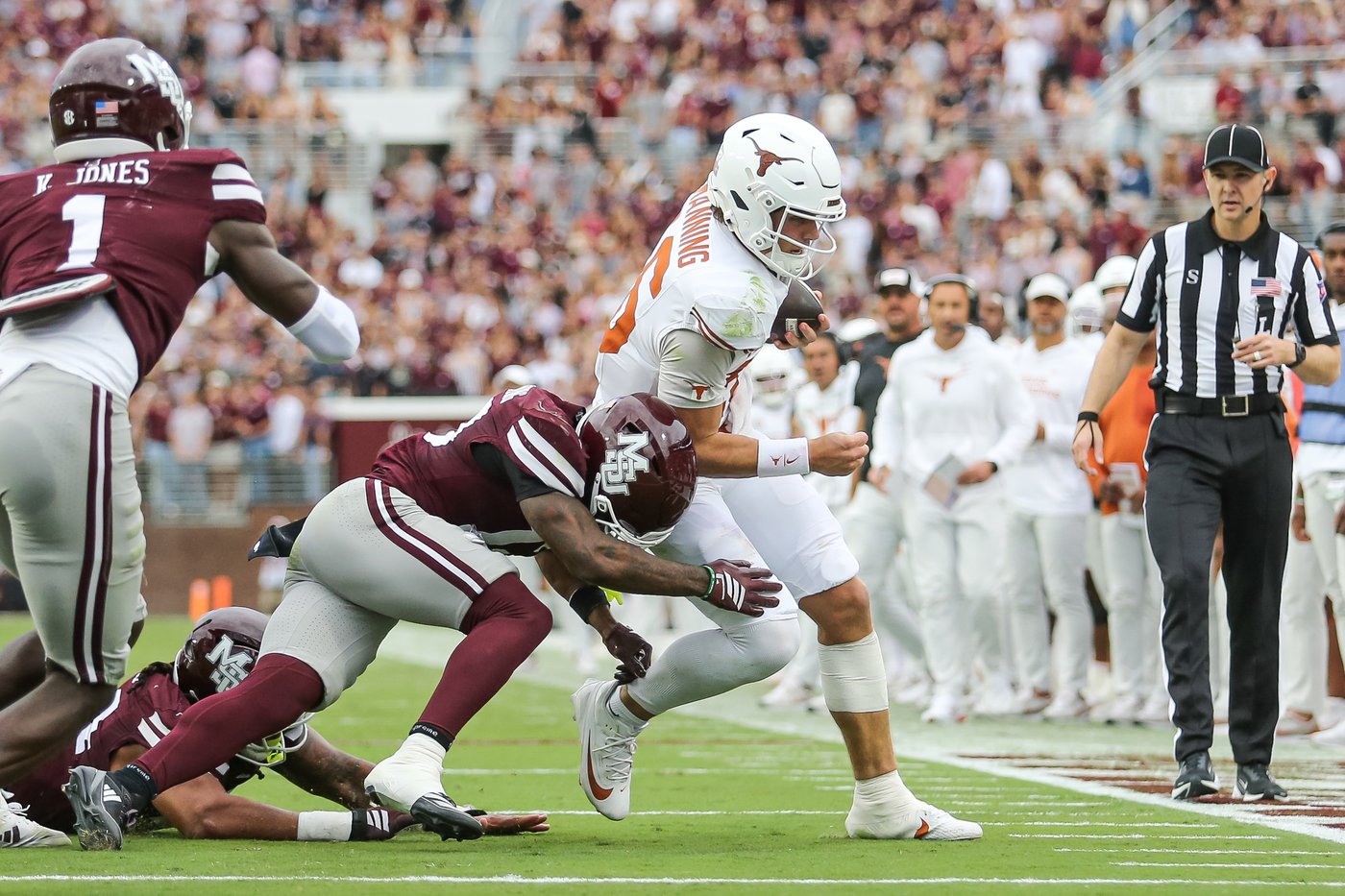 Texas' Arch Manning apparently injured in overtime win against Mississippi State | iNFOnews.ca Texas' Arch Manning apparently injured in overtime win against Mississippi State | iNFOnews.ca