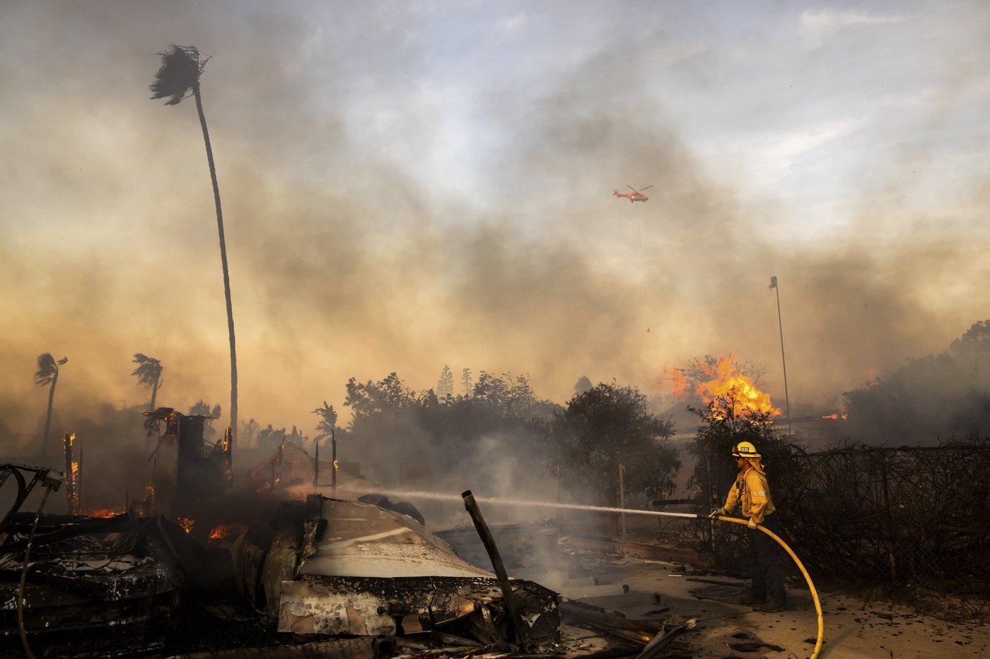 Fire officials describe harrowing conditions as Southern California wildfire exploded | iNFOnews.ca