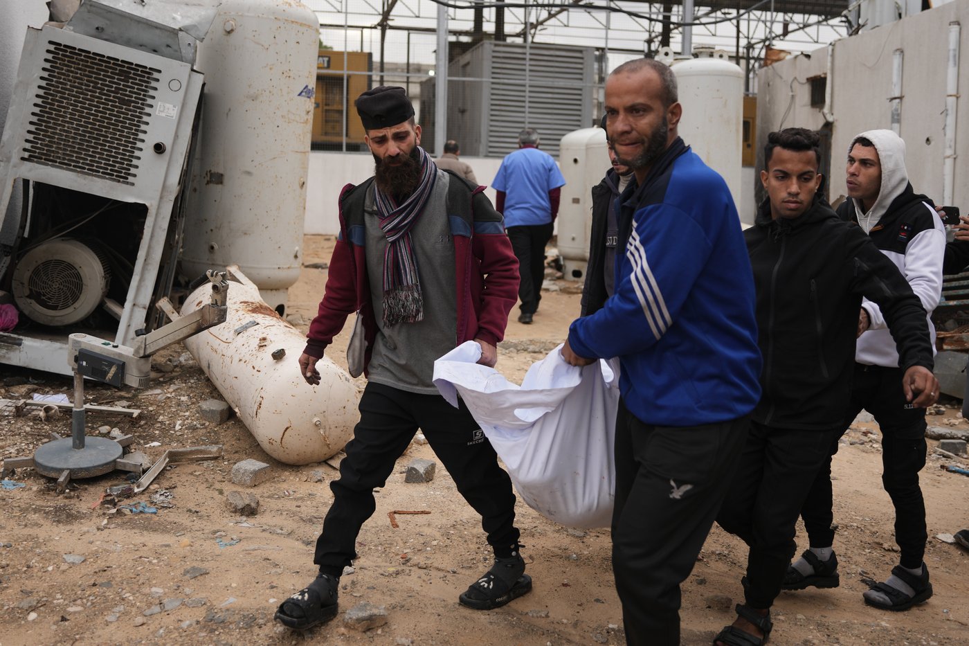 Grandmother and grandson burn to death in Gaza tent while cooking; Jolie visits Rafah crossing | iNFOnews.ca Grandmother and grandson burn to death in Gaza tent while cooking; Jolie visits Rafah crossing | iNFOnews.ca