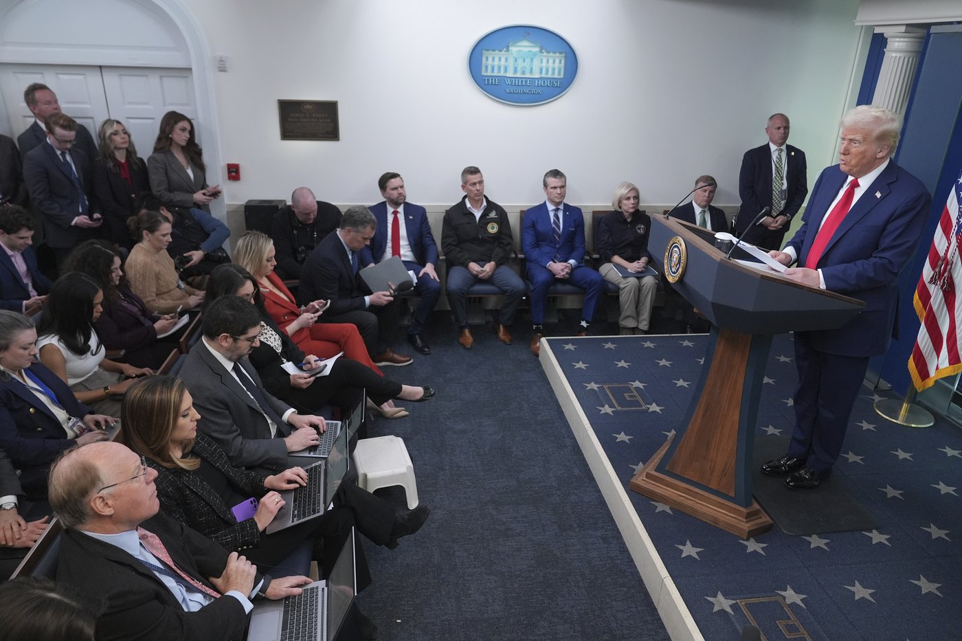 Trump blames diversity hiring as probe into deadly DC plane crash begins | iNFOnews.ca Trump blames diversity hiring as probe into deadly DC plane crash begins | iNFOnews.ca