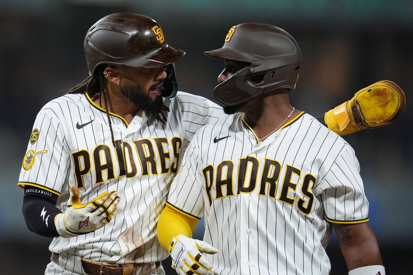 Dodgers manufacture tiebreaking run off Mason Miller in 9th inning, hang on to beat Padres 5-4 | iNFOnews.ca