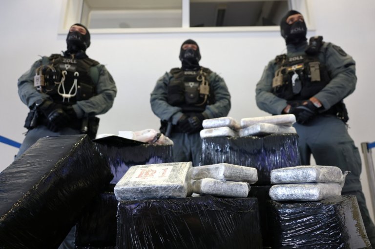 Germany seizes tons of cocaine and suspects are arrested in Spain | iNFOnews.ca