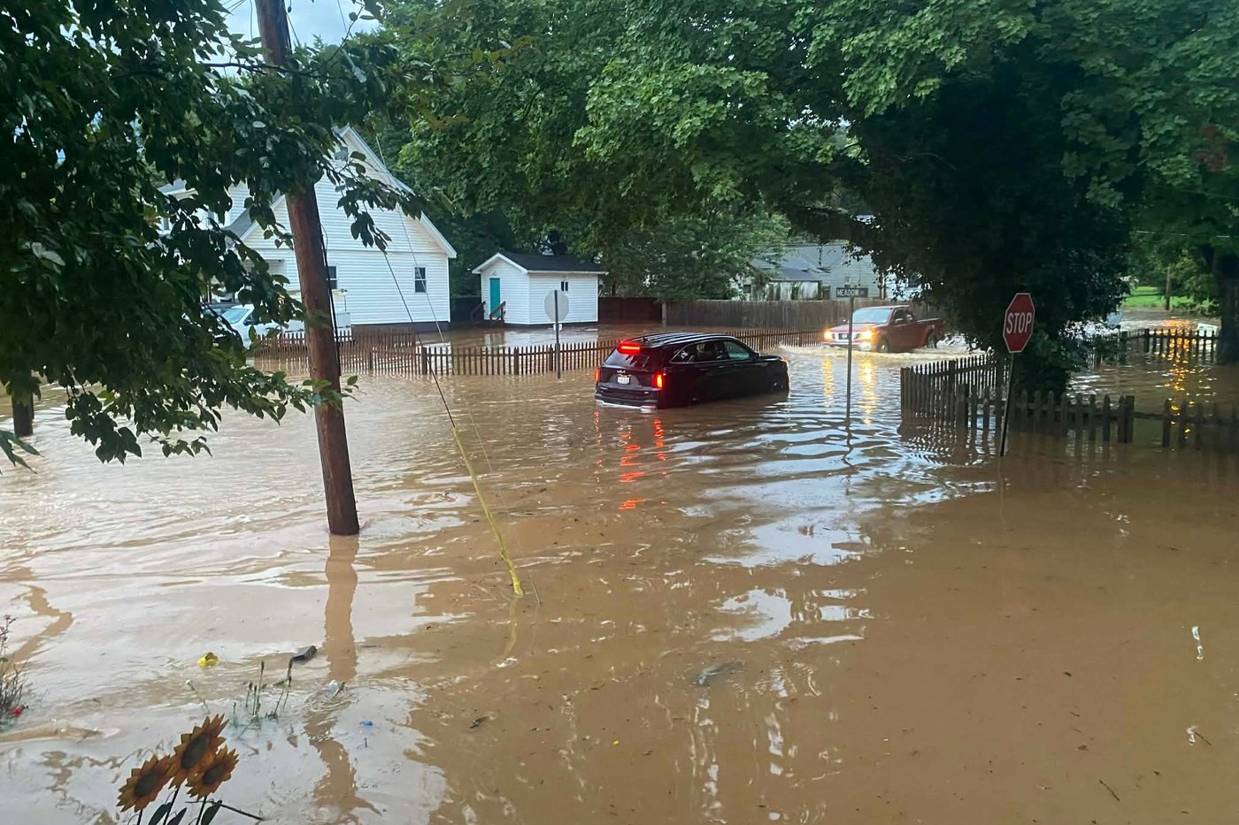 2 dead in flash floods caused by heavy rain in West Virginia, governor's office says | iNFOnews.ca 2 dead in flash floods caused by heavy rain in West Virginia, governor's office says | iNFOnews.ca