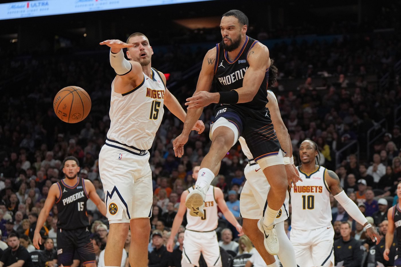 Suns' Dillon Brooks ejected from game for kicking Nuggets' Jamal Murray in the groin | iNFOnews.ca
