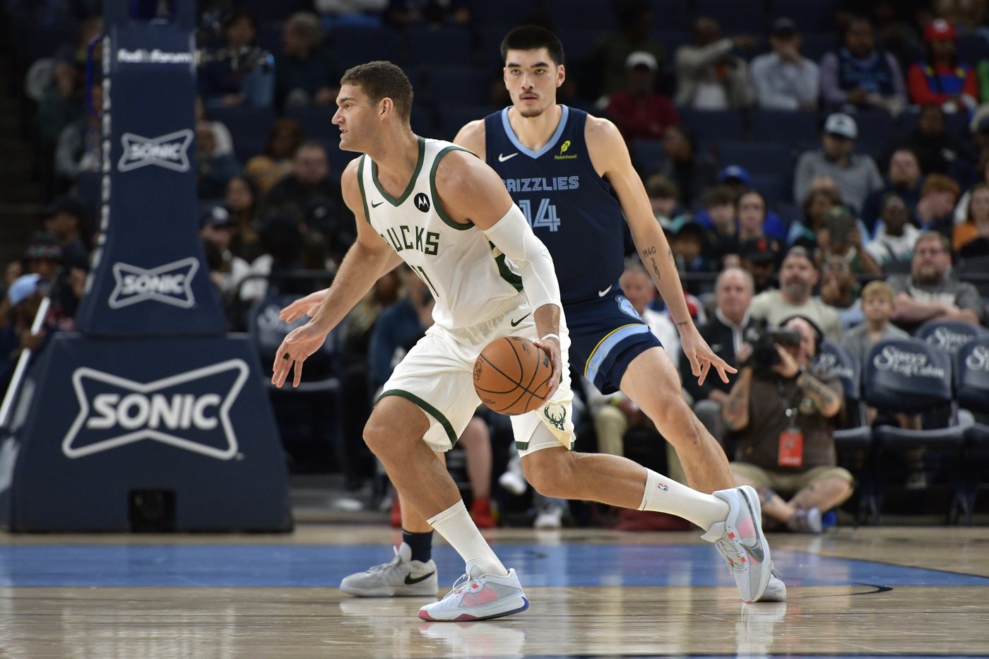 Morant's triple-double helps Grizzlies build big lead and coast to 122-99 victory over Bucks | iNFOnews.ca