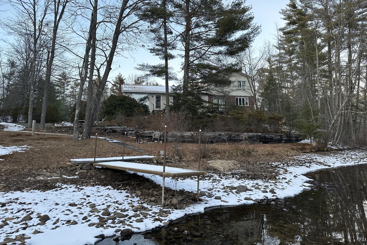 A family of 4 died Christmas Day at their New Hampshire lake house after likely carbon monoxide leak | iNFOnews.ca