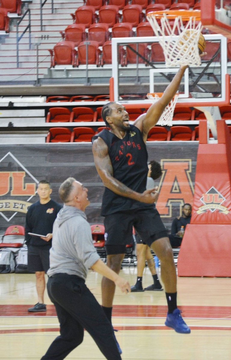 Raptors coach Rajakovic leaves the door open a crack for Leonard to play against Heat | iNFOnews.ca