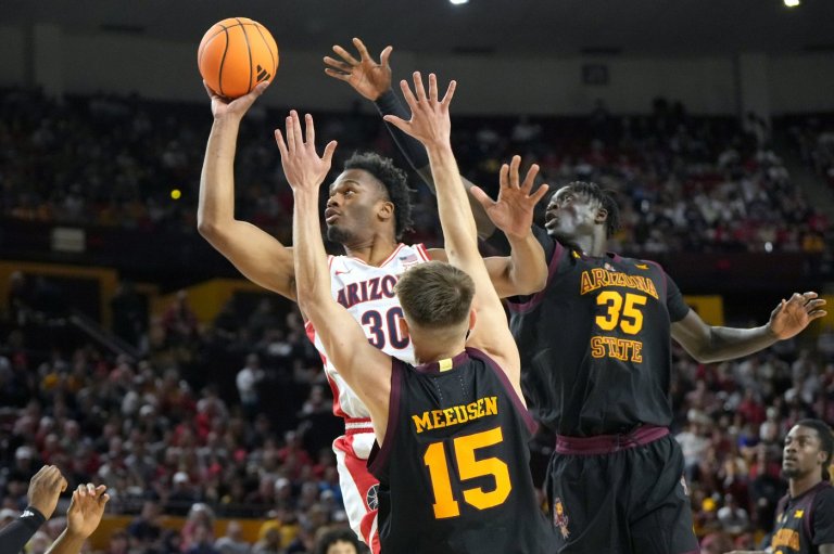 No. 1 Arizona sets school record with 22nd straight win to start season, beating Arizona State 87-74 | iNFOnews.ca