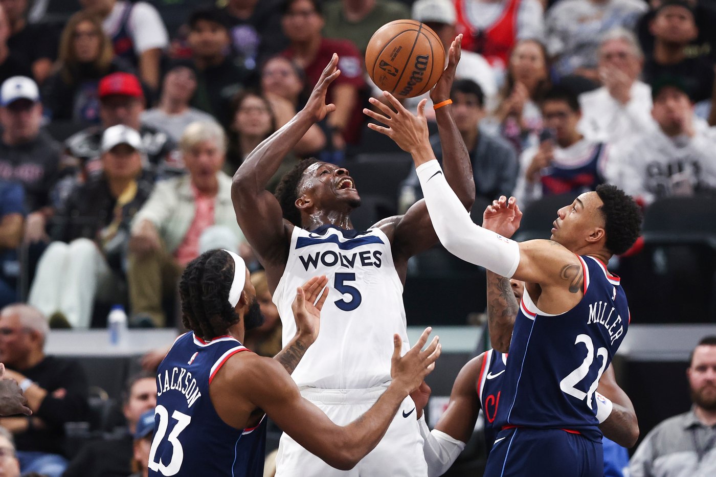 Kawhi Leonard scores 45 points in the Clippers' 153-128 romp over the Timberwolves | iNFOnews.ca Kawhi Leonard scores 45 points in the Clippers' 153-128 romp over the Timberwolves | iNFOnews.ca