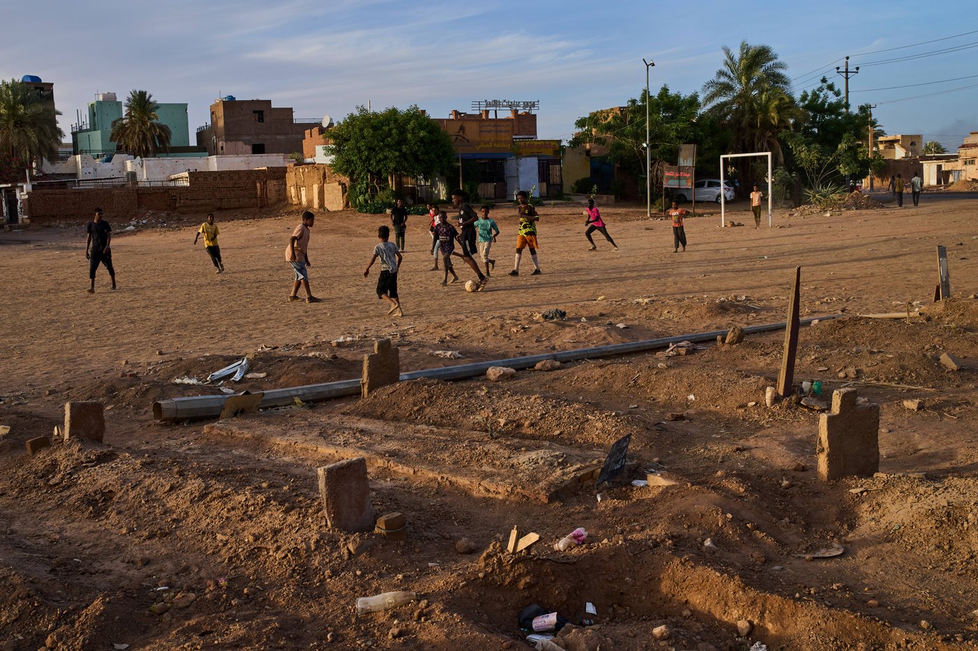 Photos of daily life in Sudan as war enters its fourth year | iNFOnews.ca