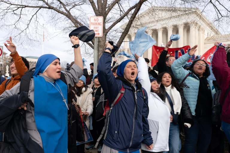 Advocacy group sues Trump administration over access to abortion for veterans | iNFOnews.ca