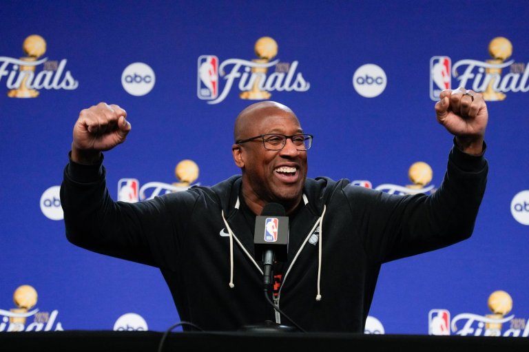 From Ben Stiller to Fat Joe, the Knicks' celebrity fans get to work at NBA Finals practice | iNFOnews.ca