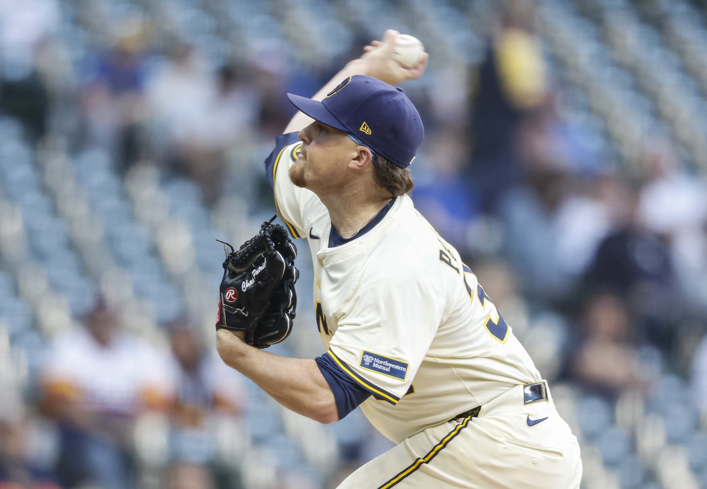 Brewers get all the offense they need in first inning of a 4-3 victory over Astros | iNFOnews.ca