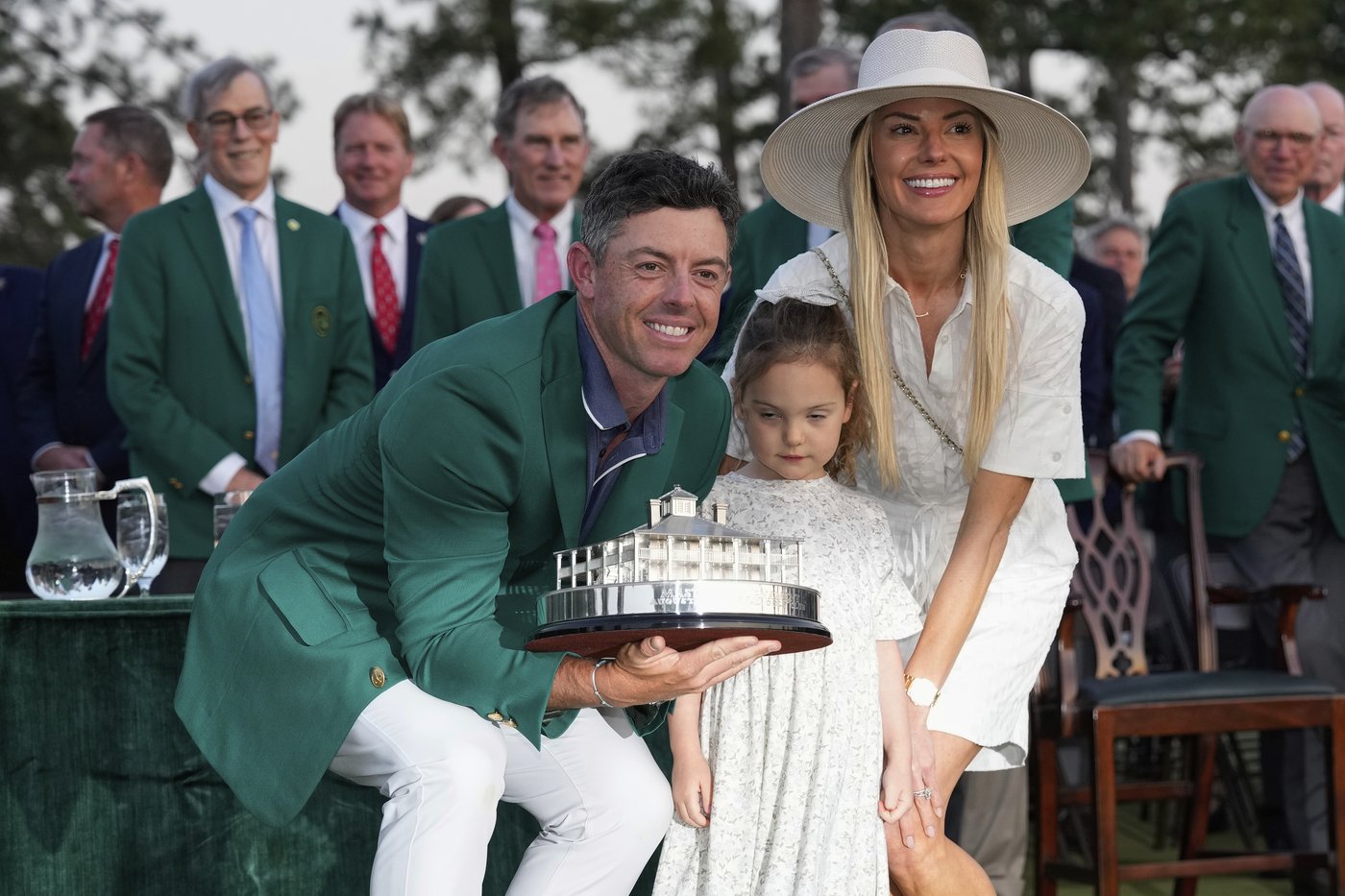 Rory McIlroy wins Masters playoff to complete the career Grand Slam | iNFOnews.ca